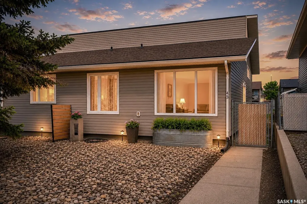 43 Arlington Avenue Moose Jaw SK S6K 1B2