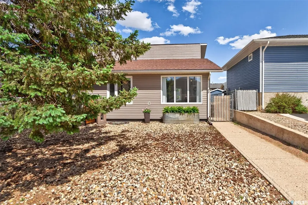 43 Arlington Avenue Moose Jaw SK S6K 1B2