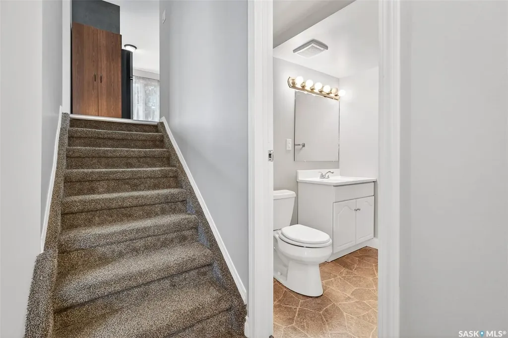 43 Arlington Avenue Moose Jaw SK S6K 1B2