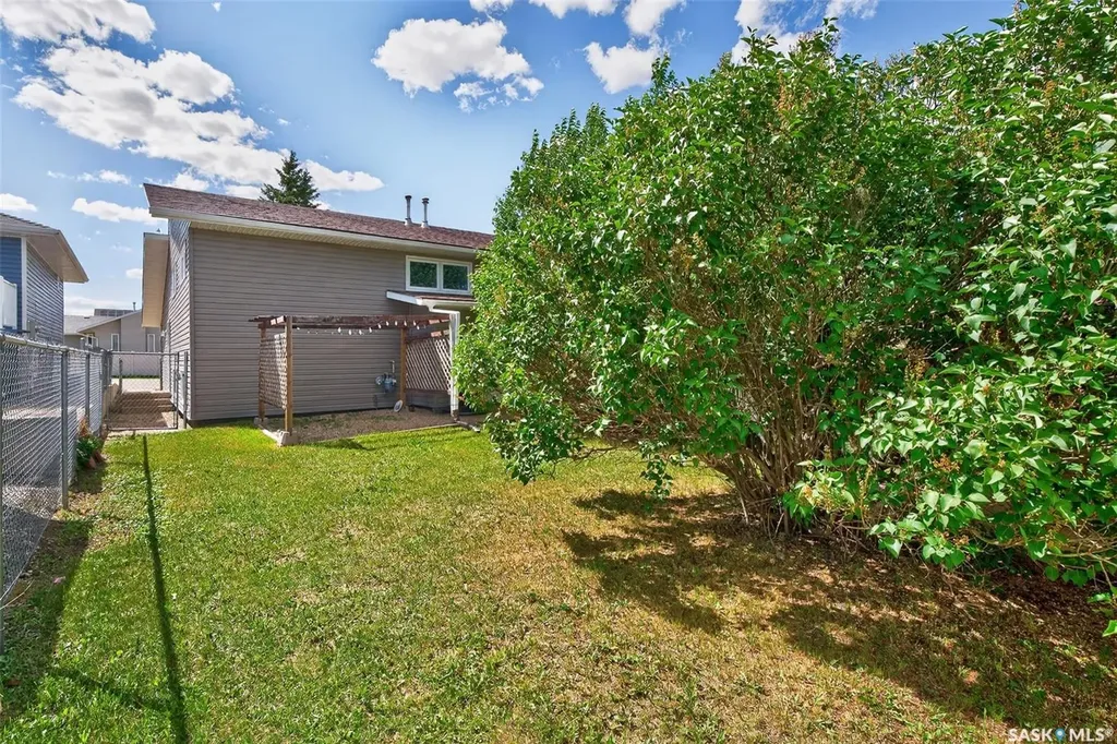 43 Arlington Avenue Moose Jaw SK S6K 1B2