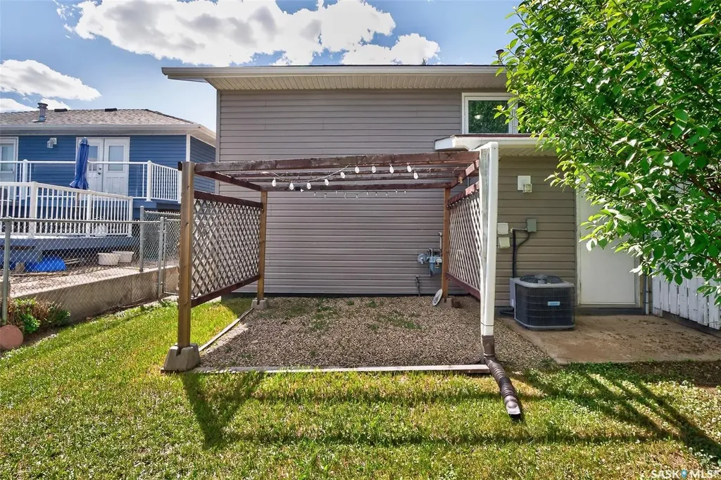 43 Arlington Avenue Moose Jaw SK S6K 1B2
