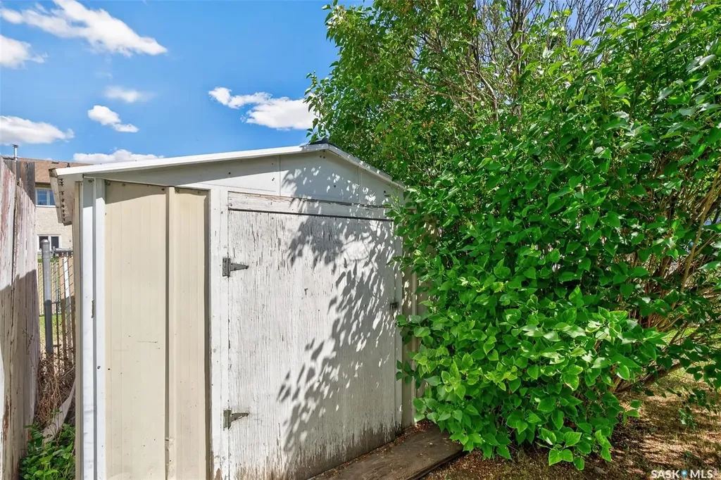 43 Arlington Avenue Moose Jaw SK S6K 1B2