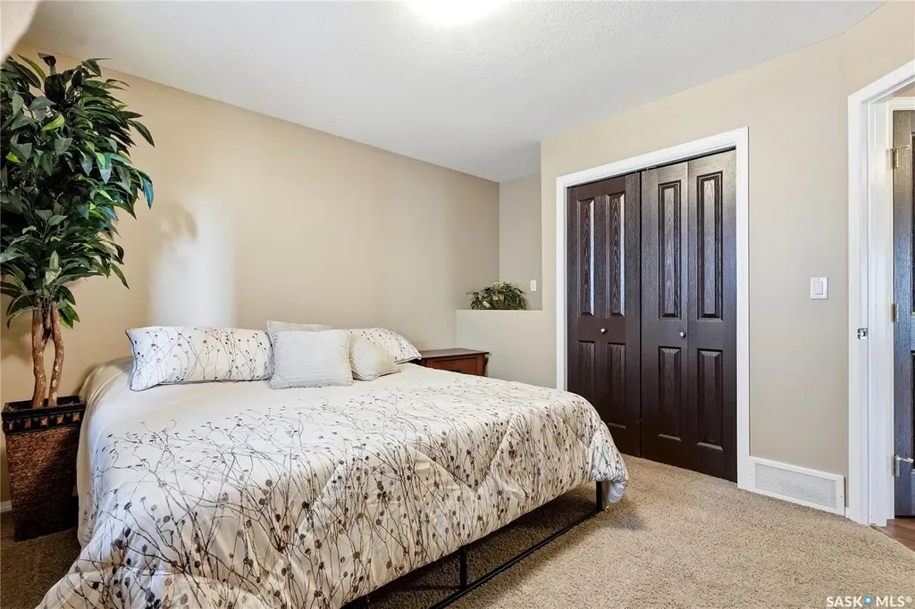 714 Lynd Crescent Saskatoon SK S7T 0C6