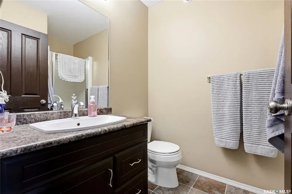 714 Lynd Crescent Saskatoon SK S7T 0C6