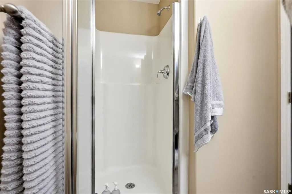 714 Lynd Crescent Saskatoon SK S7T 0C6
