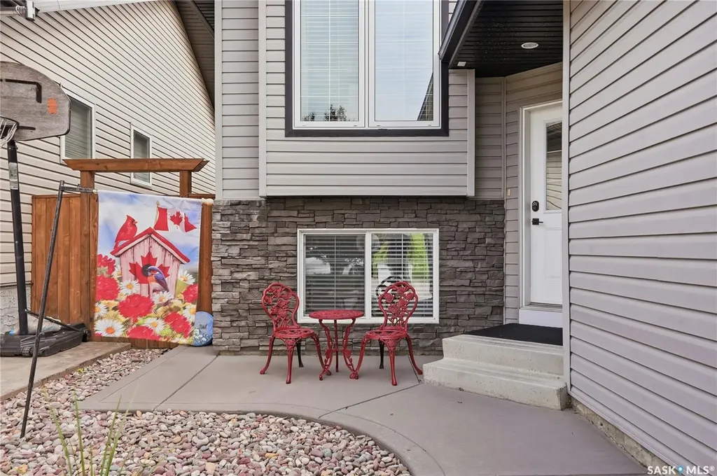 714 Lynd Crescent Saskatoon SK S7T 0C6