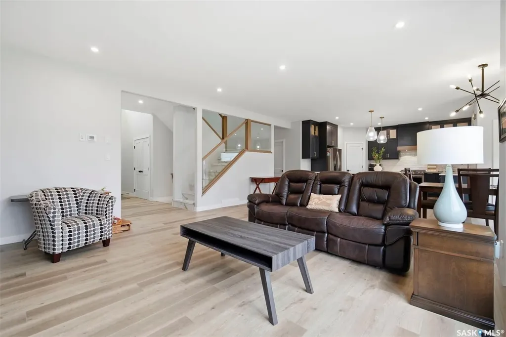 255 Flynn Cove Saskatoon SK S7V 0J8