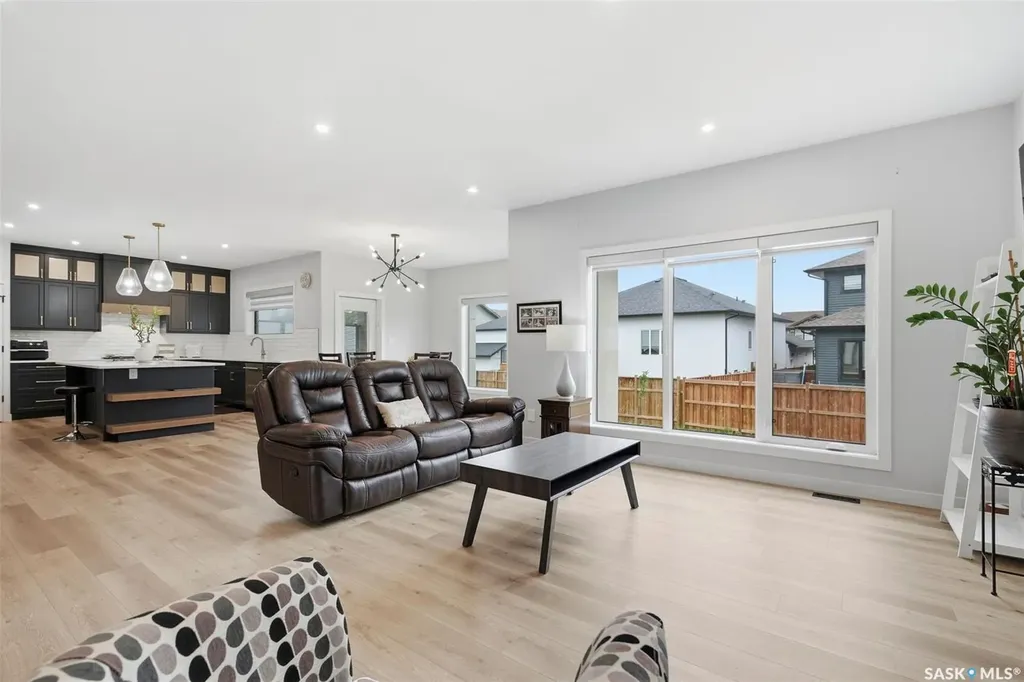 255 Flynn Cove Saskatoon SK S7V 0J8