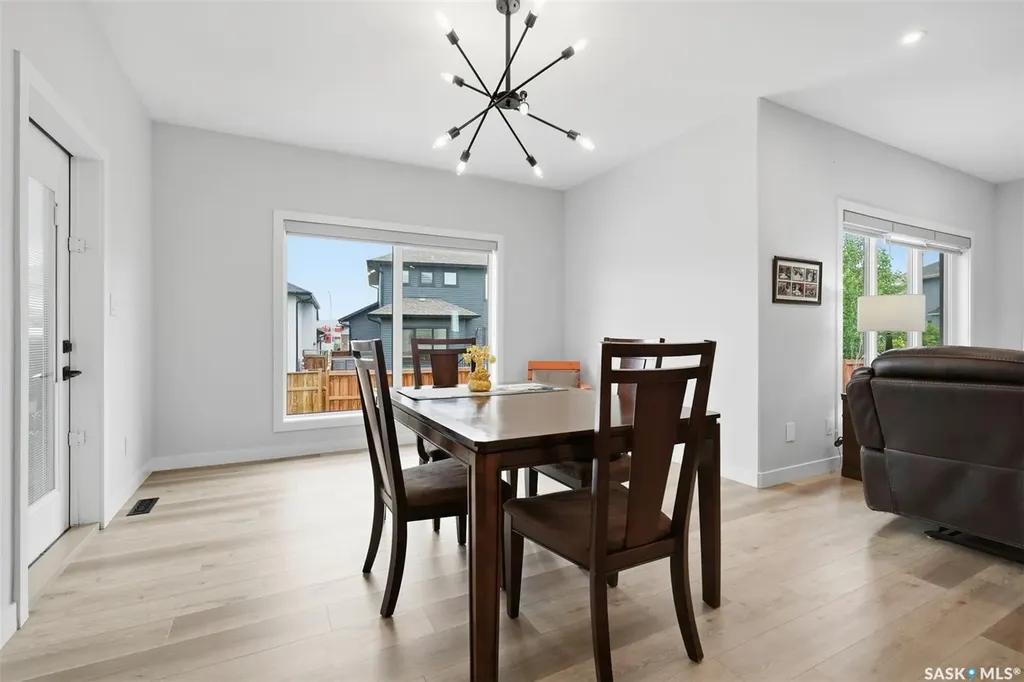 255 Flynn Cove Saskatoon SK S7V 0J8