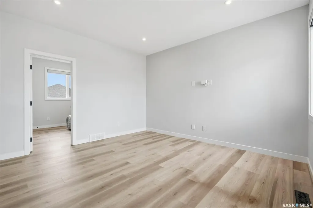 255 Flynn Cove Saskatoon SK S7V 0J8