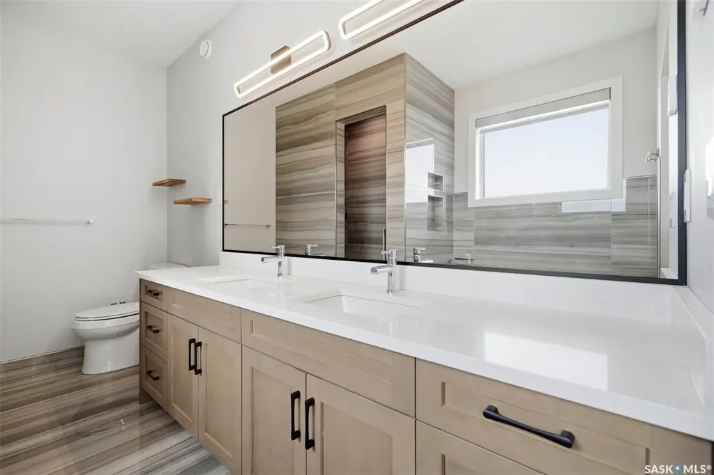 255 Flynn Cove Saskatoon SK S7V 0J8