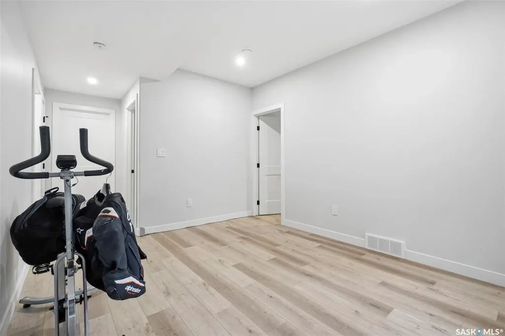 255 Flynn Cove Saskatoon SK S7V 0J8