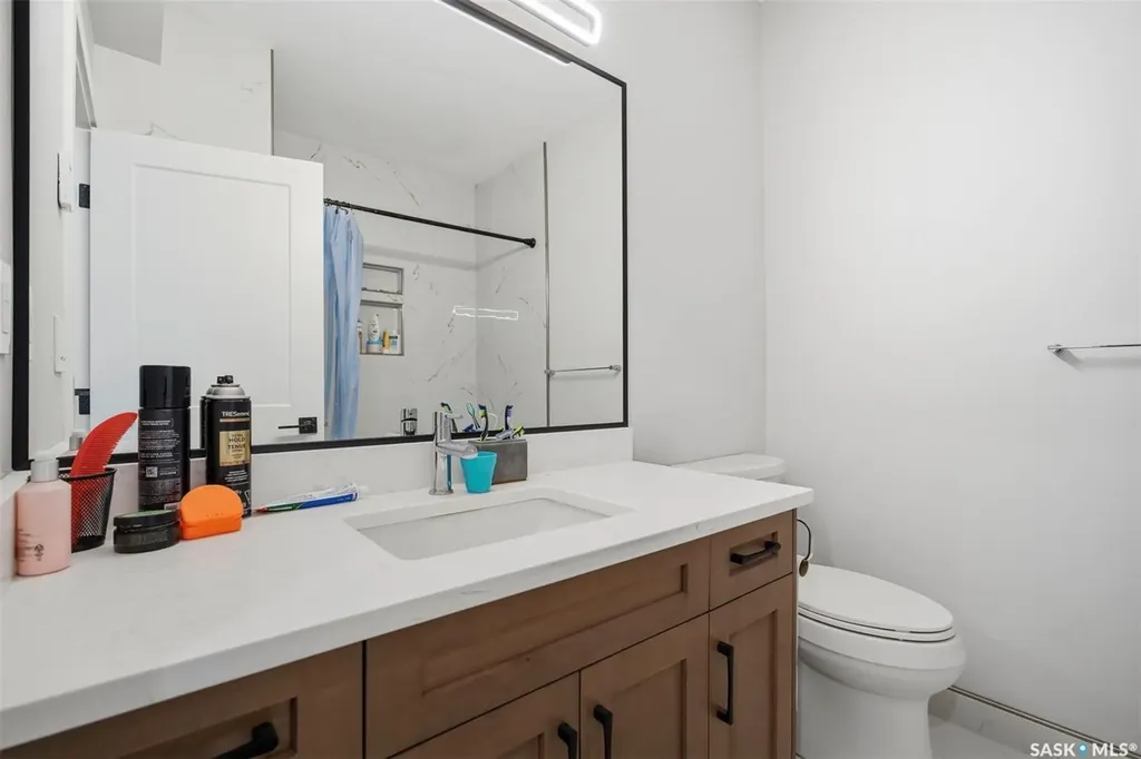 255 Flynn Cove Saskatoon SK S7V 0J8