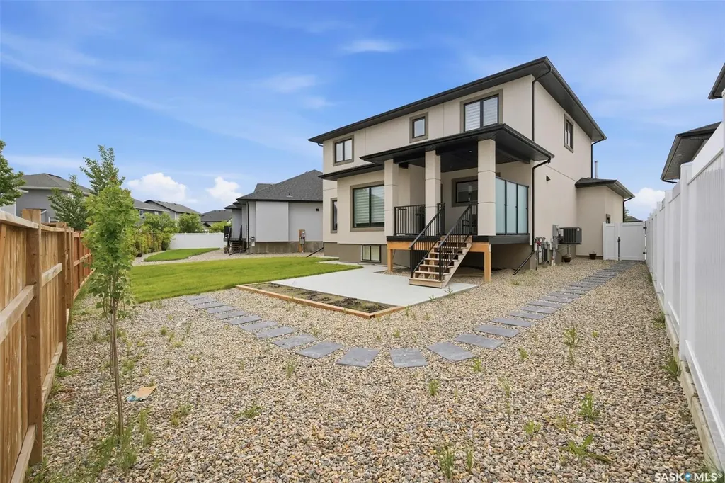255 Flynn Cove Saskatoon SK S7V 0J8
