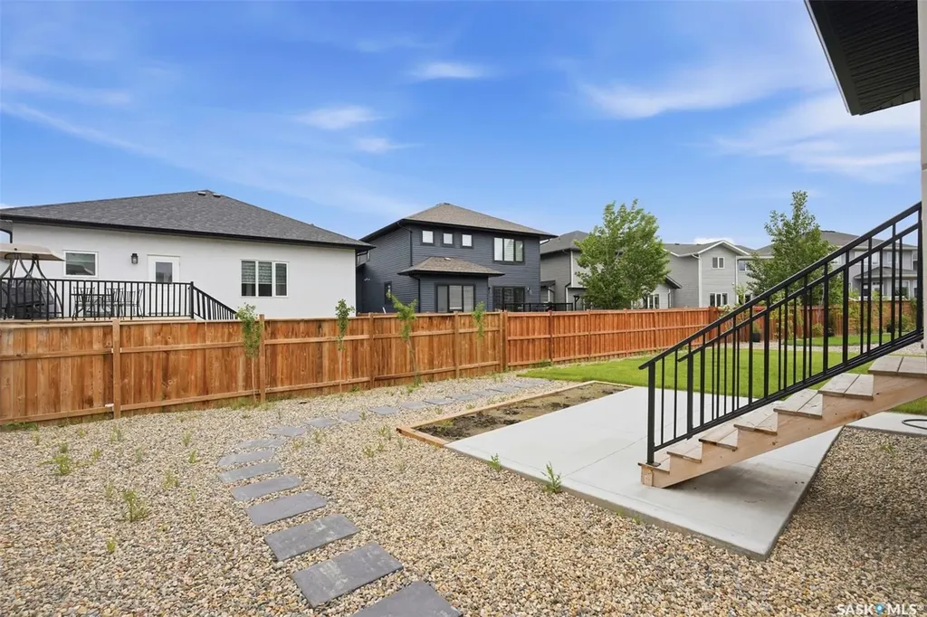 255 Flynn Cove Saskatoon SK S7V 0J8