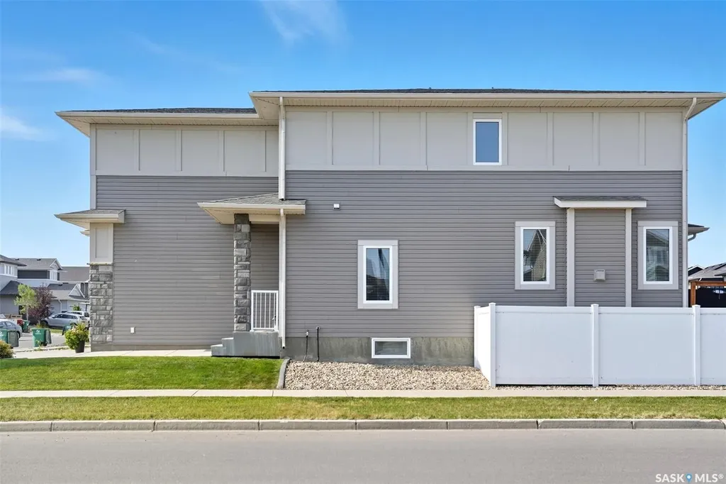 387 Underhill Bend Saskatoon SK S7V 0N1