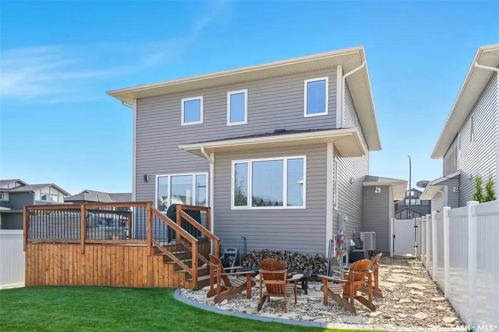 387 Underhill Bend Saskatoon SK S7V 0N1