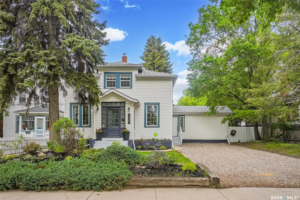 1121 B Avenue N Saskatoon SK S7L 1G2