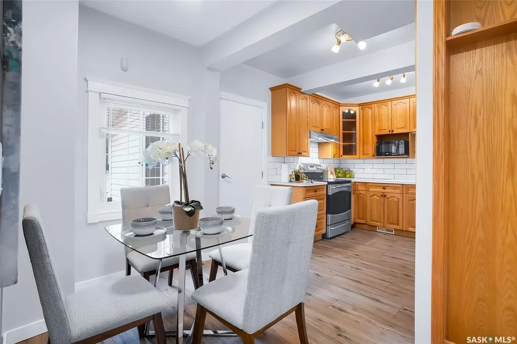 1121 B Avenue N Saskatoon SK S7L 1G2