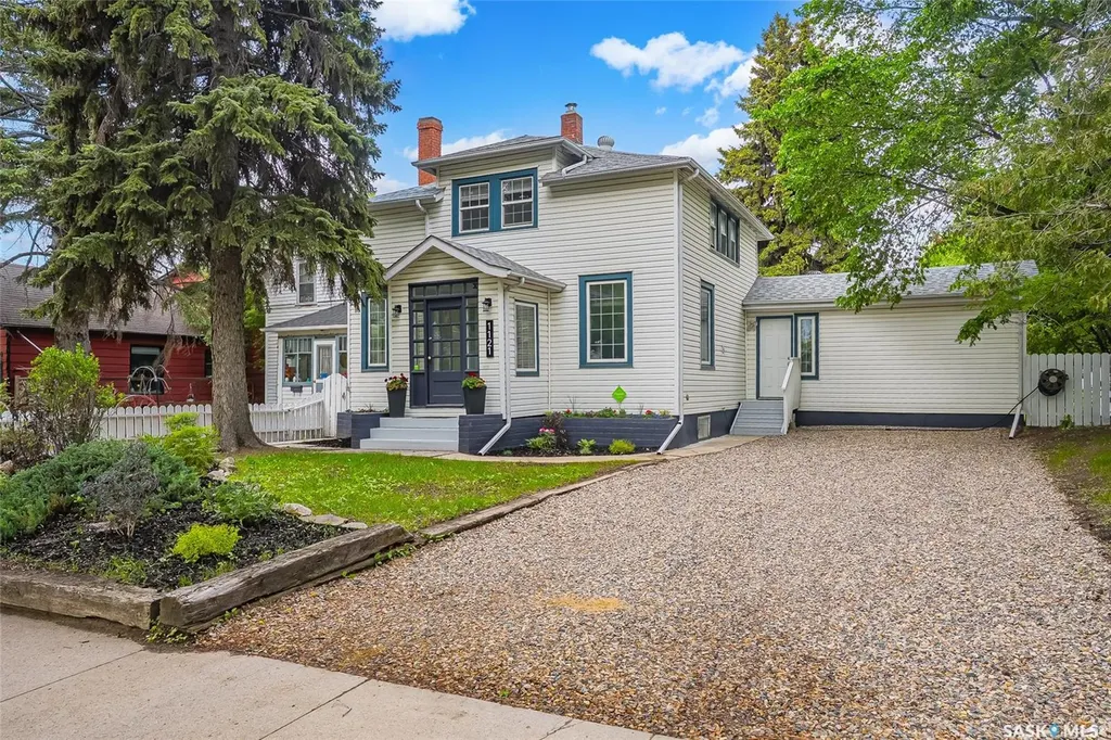 1121 B Avenue N Saskatoon SK S7L 1G2