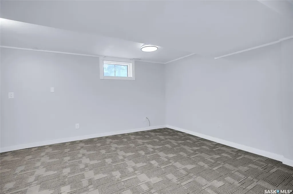 1121 B Avenue N Saskatoon SK S7L 1G2