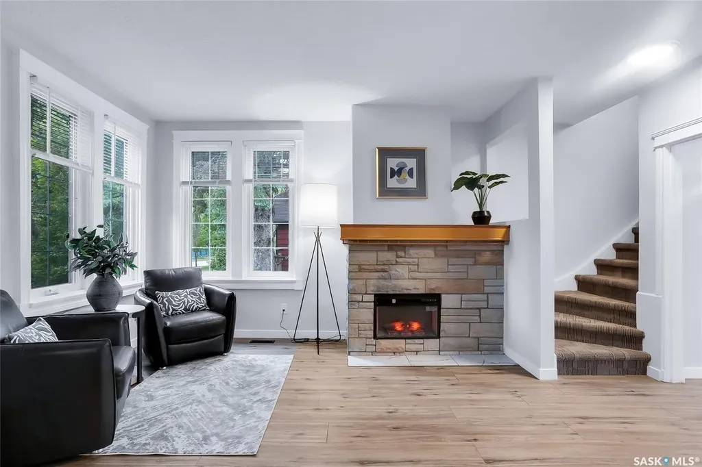 1121 B Avenue N Saskatoon SK S7L 1G2