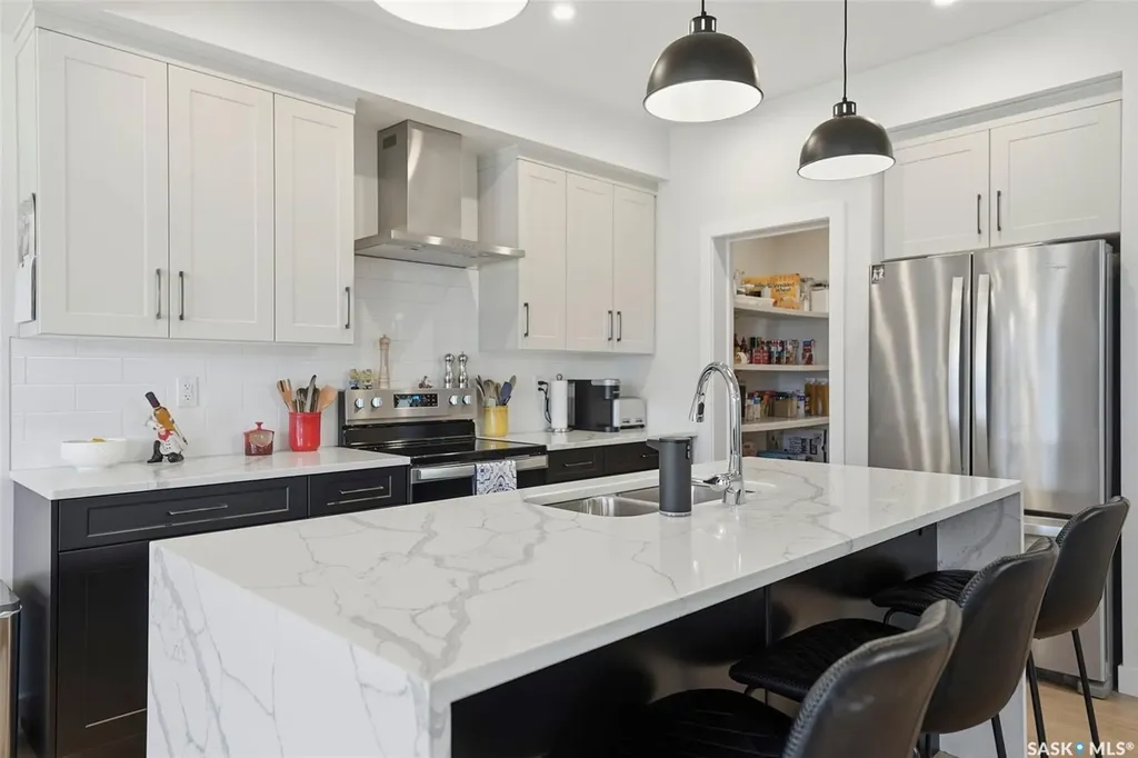 247 Prasad Manor Saskatoon SK S7V 1L5