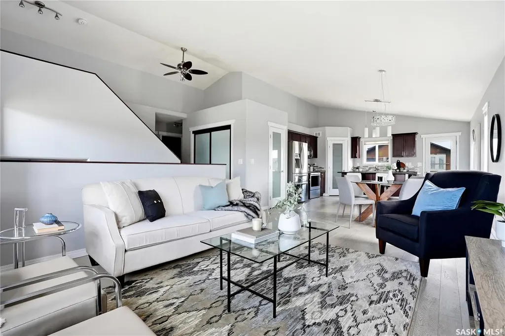 327 Roy Crescent Saskatoon SK S7W 0L1