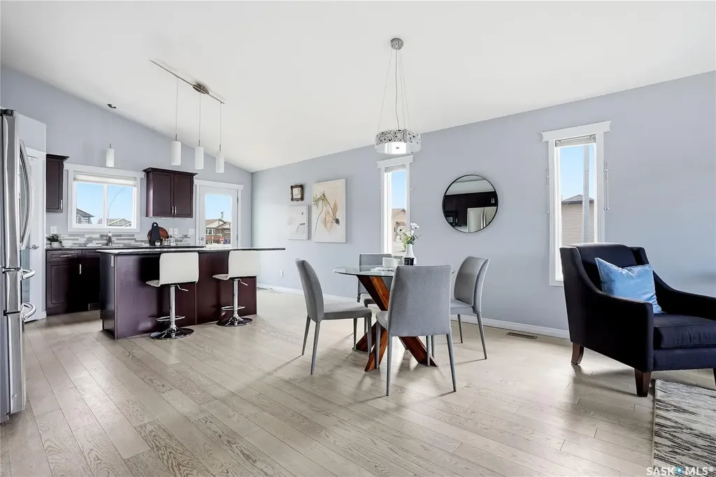 327 Roy Crescent Saskatoon SK S7W 0L1