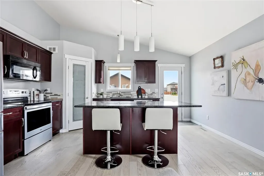 327 Roy Crescent Saskatoon SK S7W 0L1