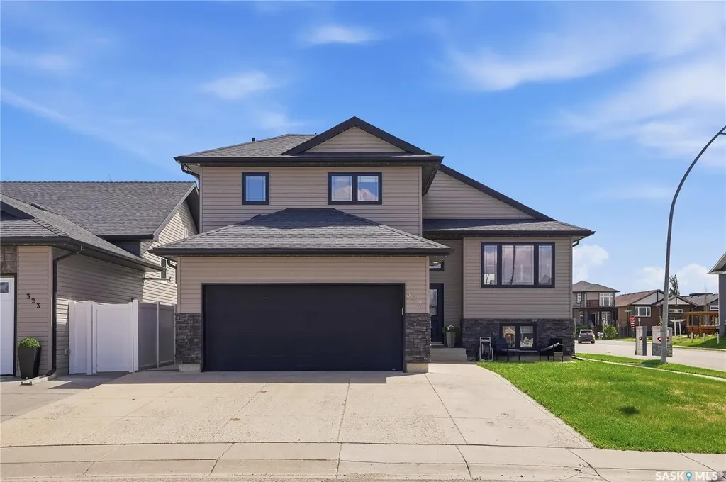 327 Roy Crescent Saskatoon SK S7W 0L1