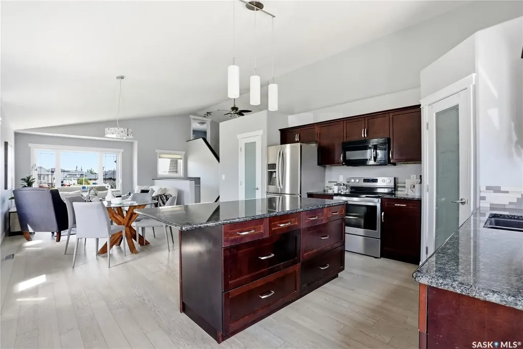 327 Roy Crescent Saskatoon SK S7W 0L1
