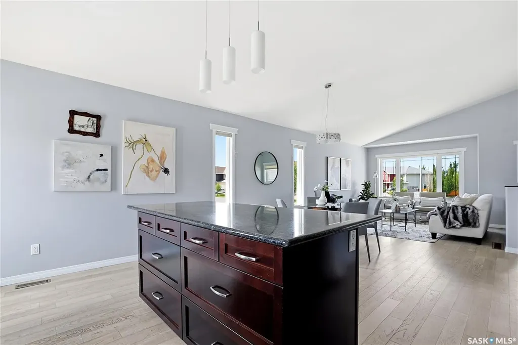 327 Roy Crescent Saskatoon SK S7W 0L1