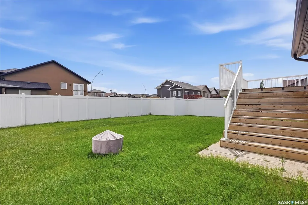327 Roy Crescent Saskatoon SK S7W 0L1