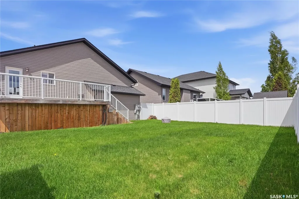 327 Roy Crescent Saskatoon SK S7W 0L1