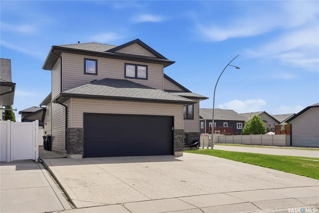 327 Roy Crescent Saskatoon SK S7W 0L1