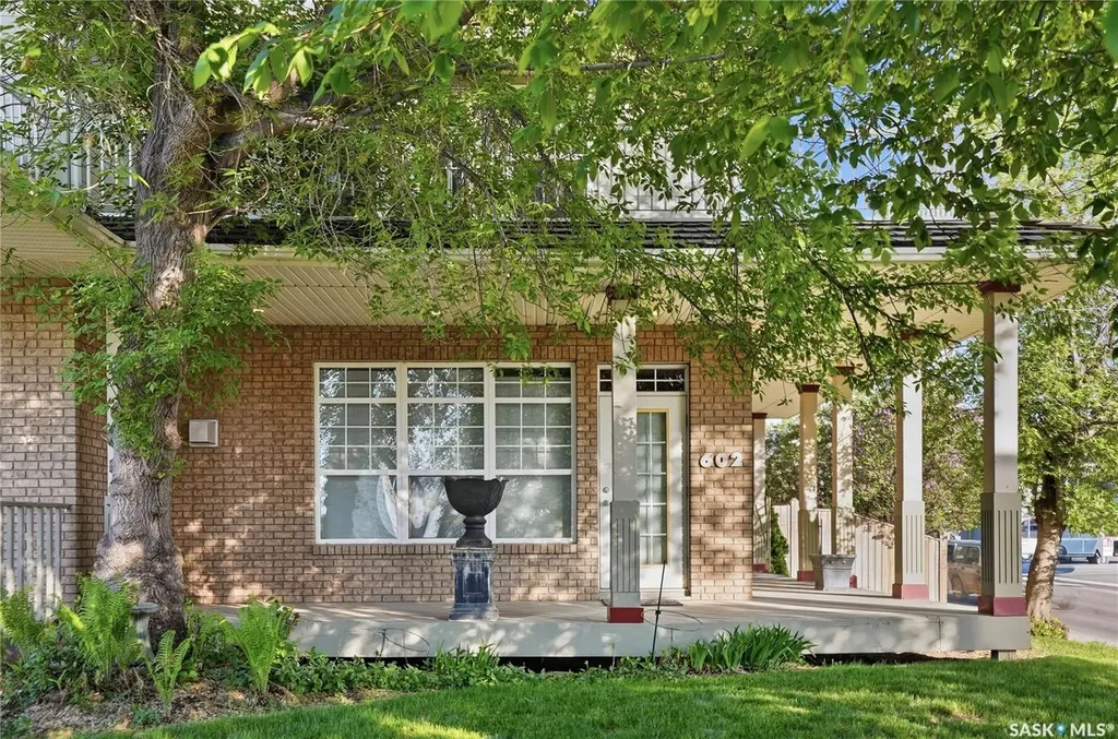 602 Saskatchewan Crescent E Saskatoon SK S7N 0K9