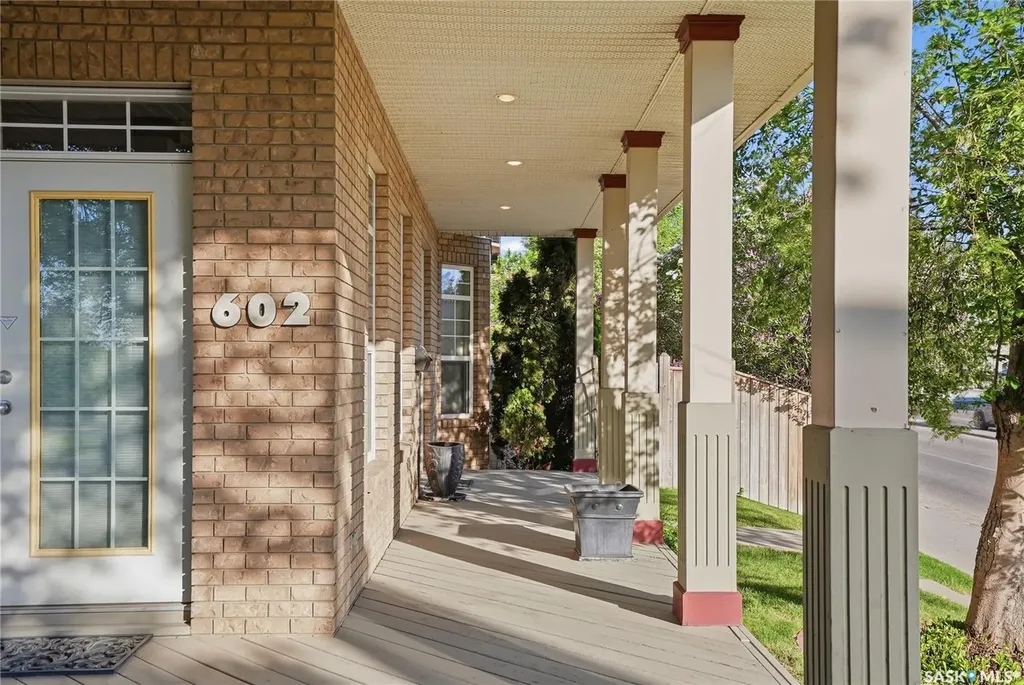 602 Saskatchewan Crescent E Saskatoon SK S7N 0K9