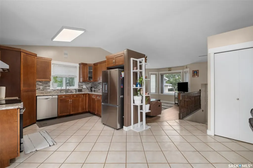 19 Mooney Place Prince Albert SK S6V 8C4