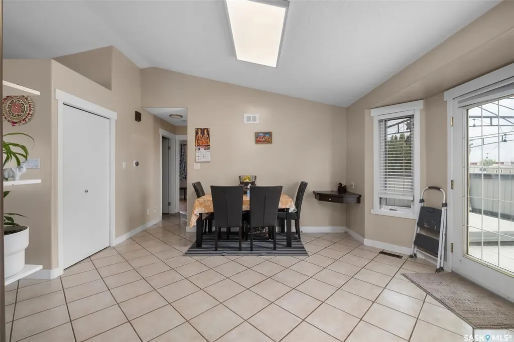 19 Mooney Place Prince Albert SK S6V 8C4