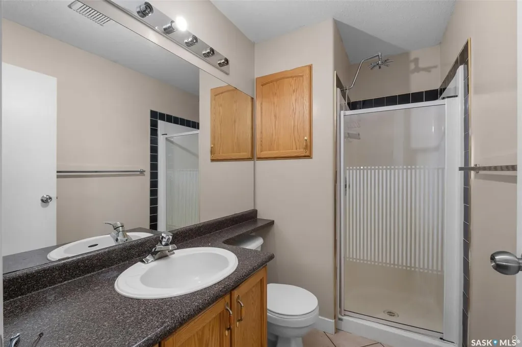 19 Mooney Place Prince Albert SK S6V 8C4