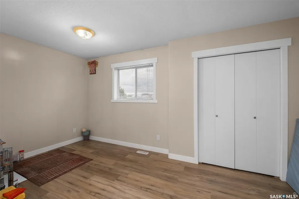 19 Mooney Place Prince Albert SK S6V 8C4