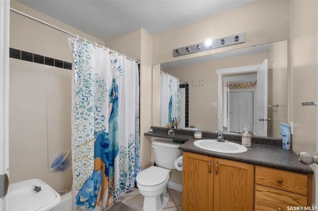 19 Mooney Place Prince Albert SK S6V 8C4