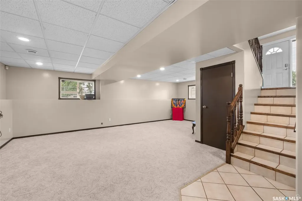 19 Mooney Place Prince Albert SK S6V 8C4