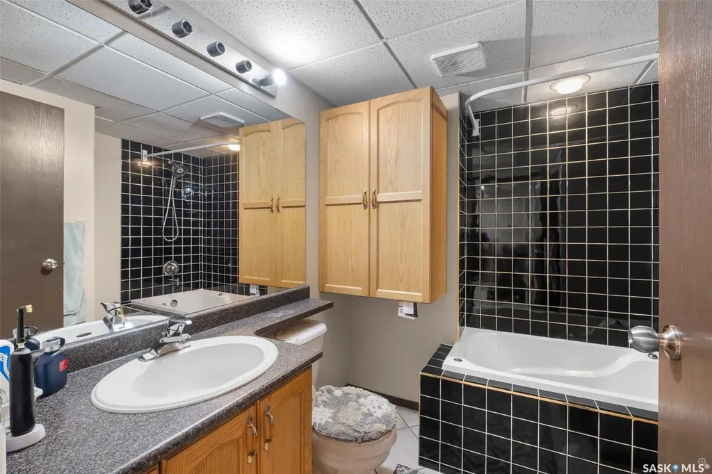 19 Mooney Place Prince Albert SK S6V 8C4