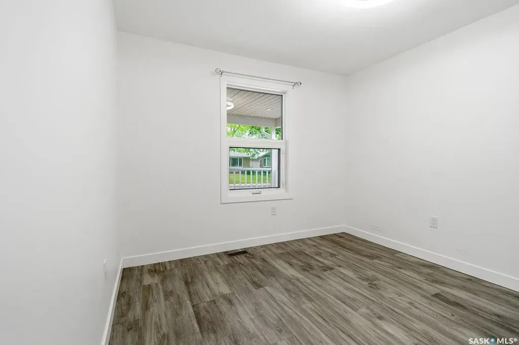 166 Halifax Street N Regina SK S4R 0R5