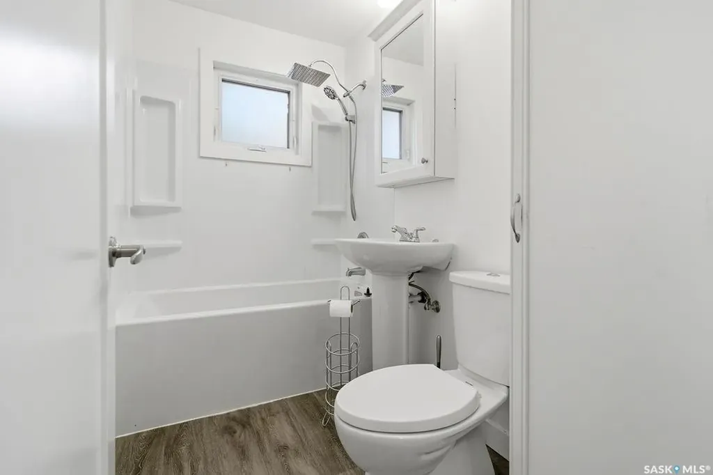 166 Halifax Street N Regina SK S4R 0R5