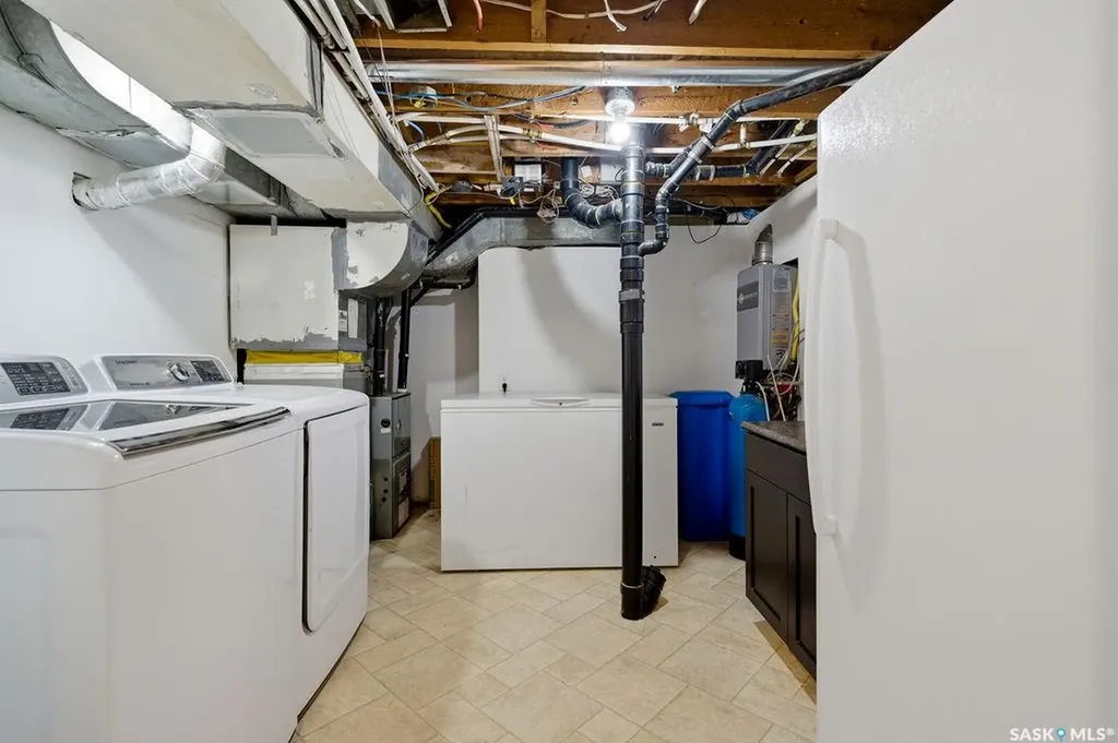 166 Halifax Street N Regina SK S4R 0R5