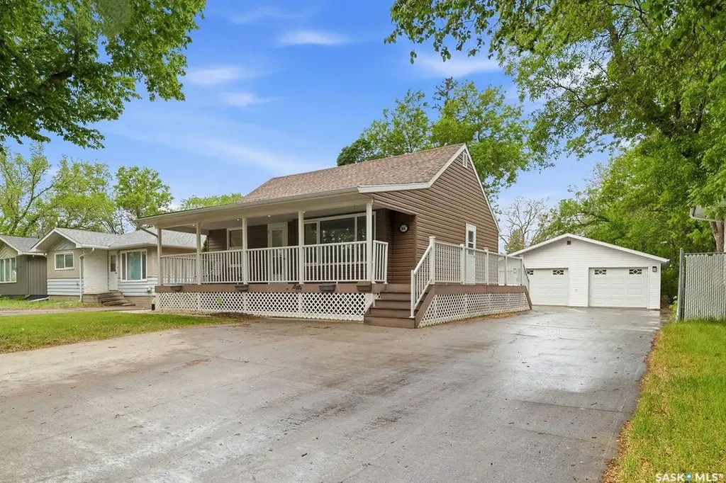 166 Halifax Street N Regina SK S4R 0R5