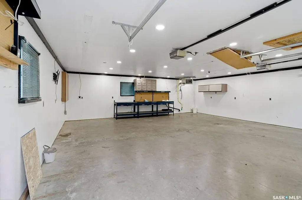 166 Halifax Street N Regina SK S4R 0R5